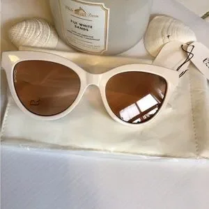 Otra | Accessories | Left Rare Otra Lola Cat Eye Cream  display picture 2